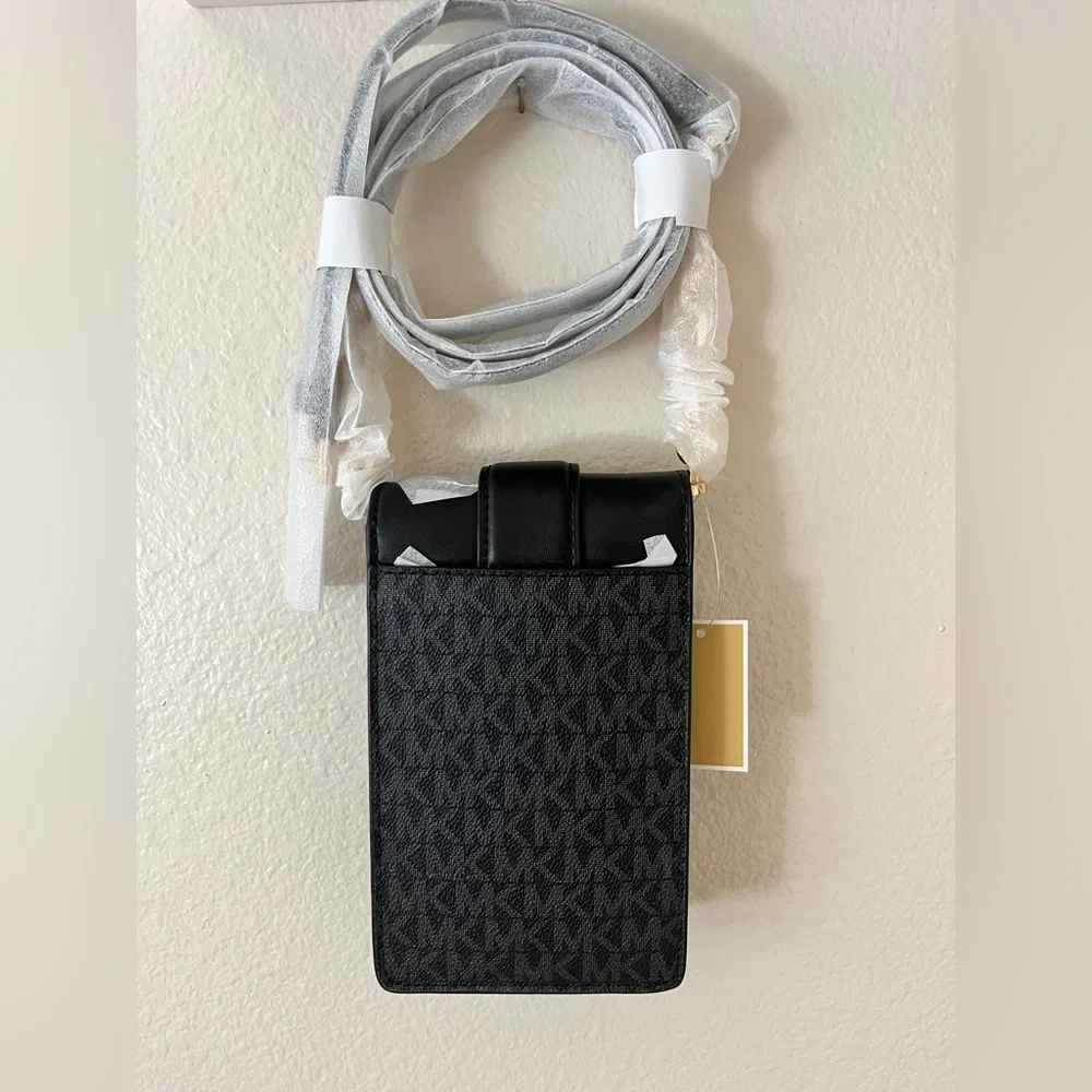 NWT Michael Kors phone xbody